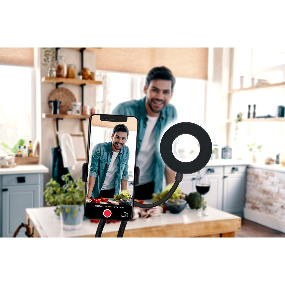 Grundig Ringlamp met Telefoonhouder - maximondo
