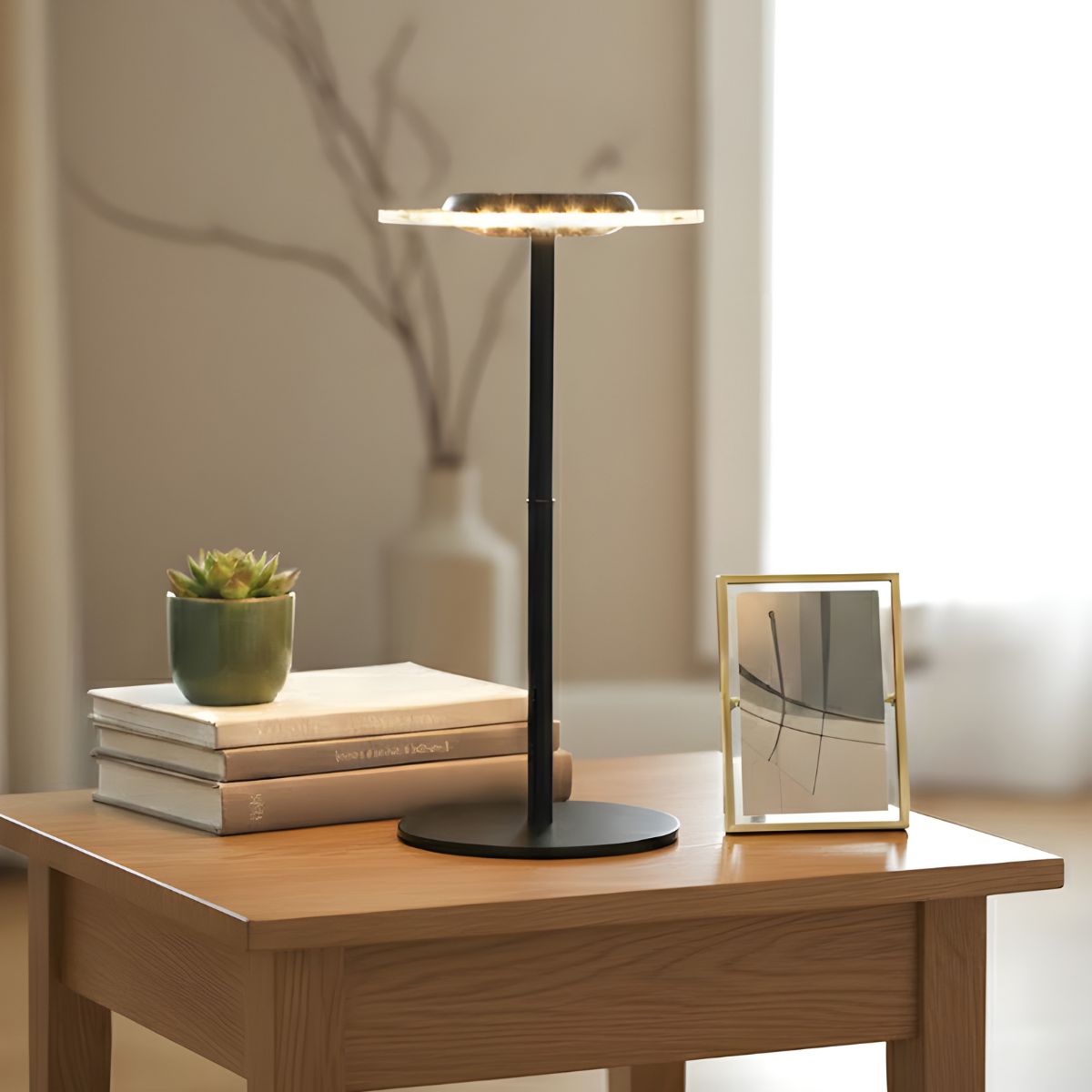 Grundig LED Tafellamp met RGB Kleuren en Warm Wit Licht
