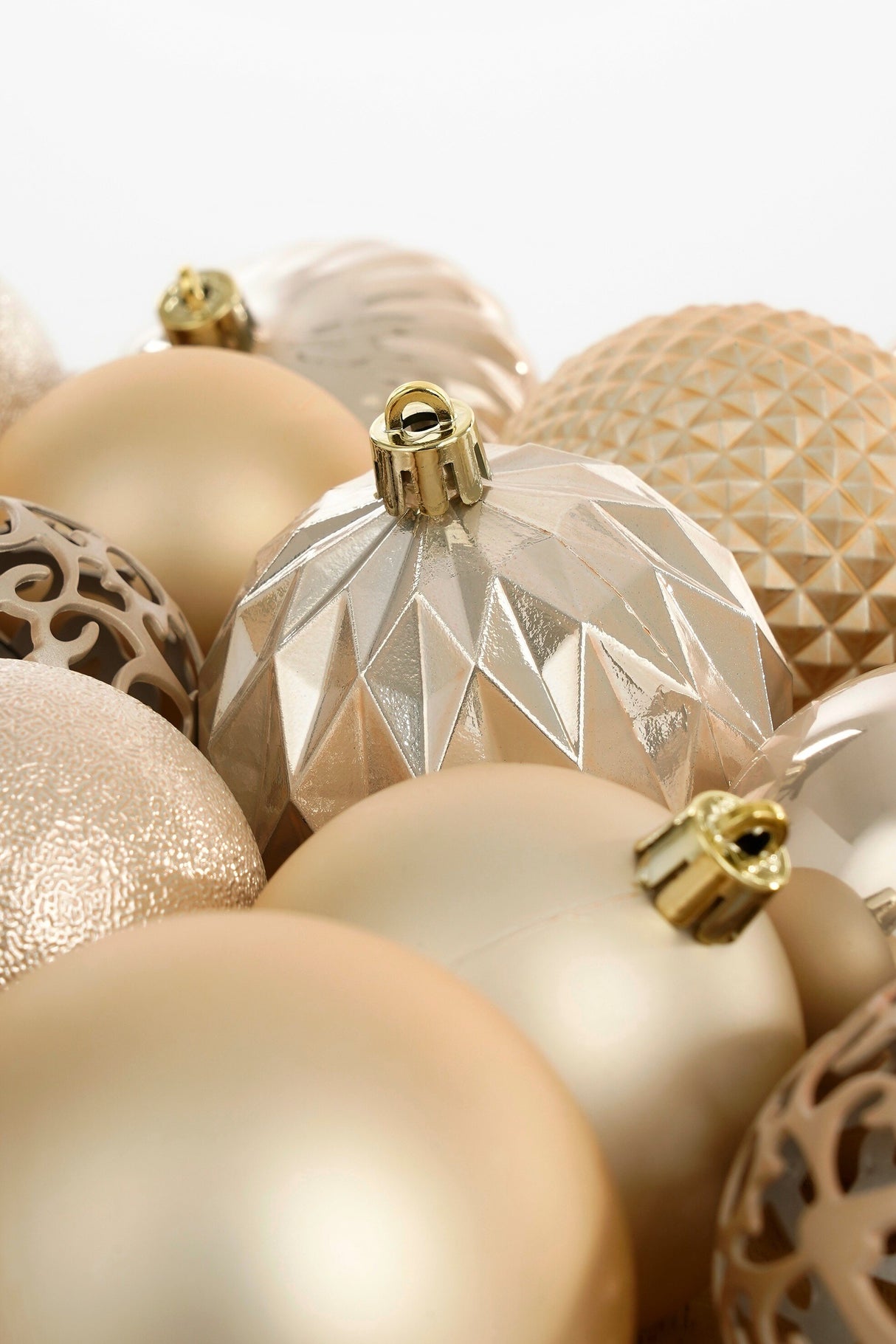Mica Decorations Kerstballen Set - 60 Stuks - Ø7 cm - maximondo