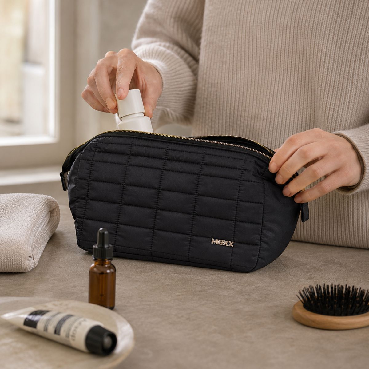 MEXX Toilettas Dames - Ruim Hoofdvak
